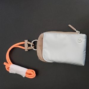 Wearable carri case